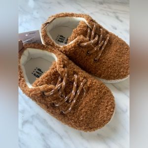 Cute Baby Gap Sneakers in Holiday Brown Color- Size 5T (18-24 Months)- NWT